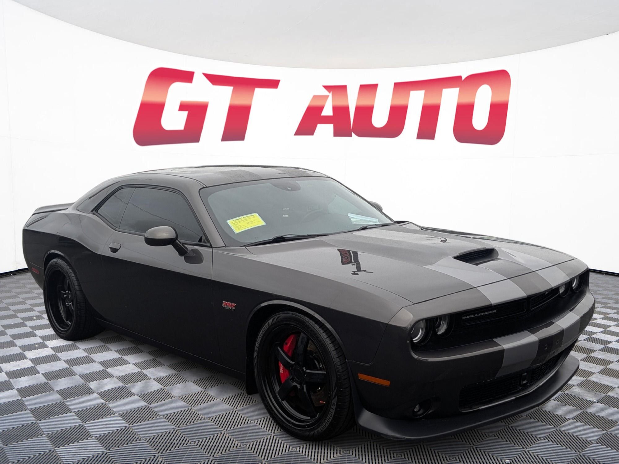 2016 Dodge Challenger SRT 392's photo