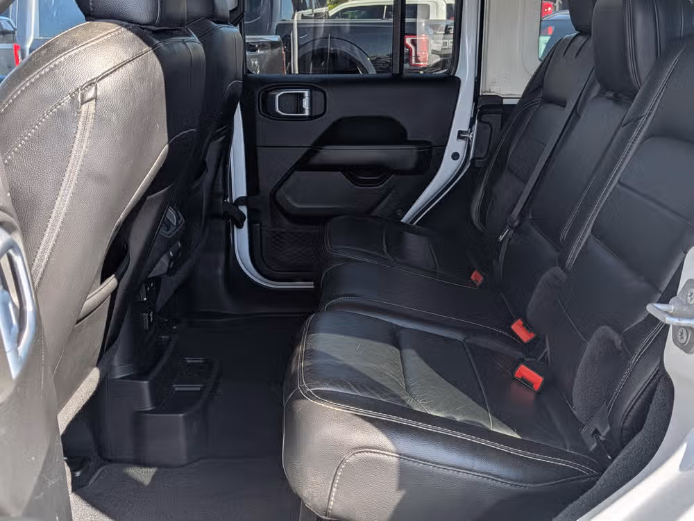 2021 Jeep Wrangler Unlimited Sahara Image 6