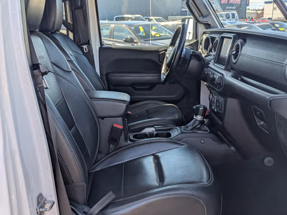 2021 Jeep Wrangler Unlimited Sahara Image 7
