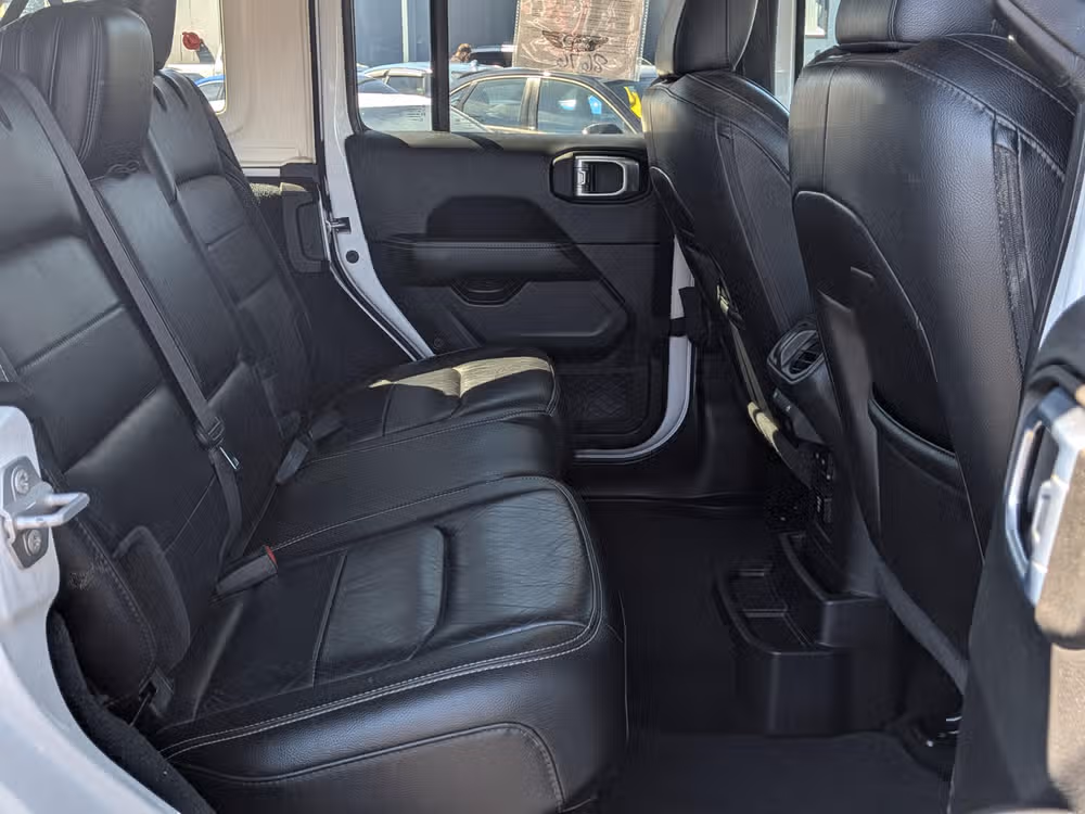 2021 Jeep Wrangler Unlimited Sahara Image 8