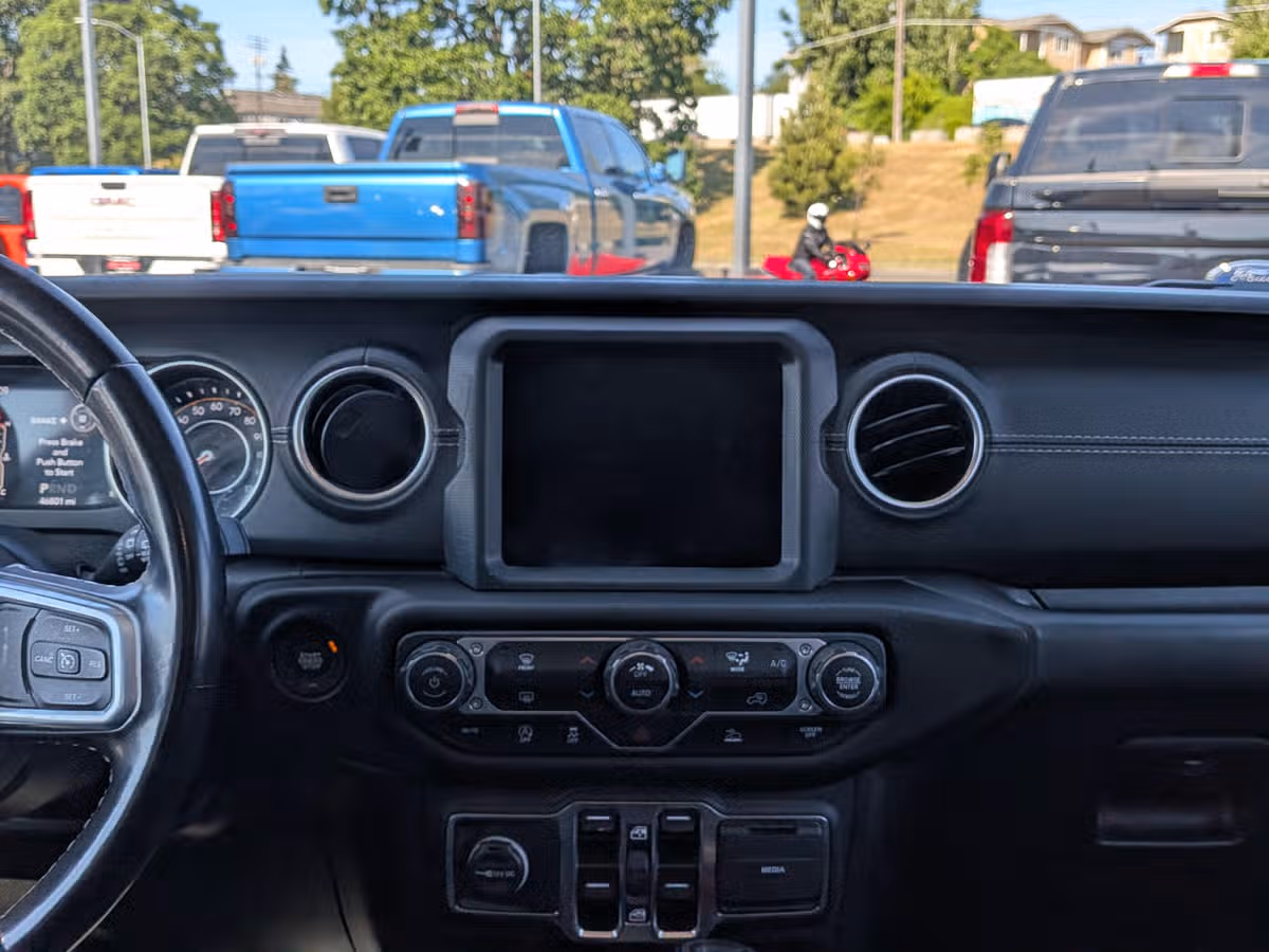 2021 Jeep Wrangler Unlimited Sahara Image 10
