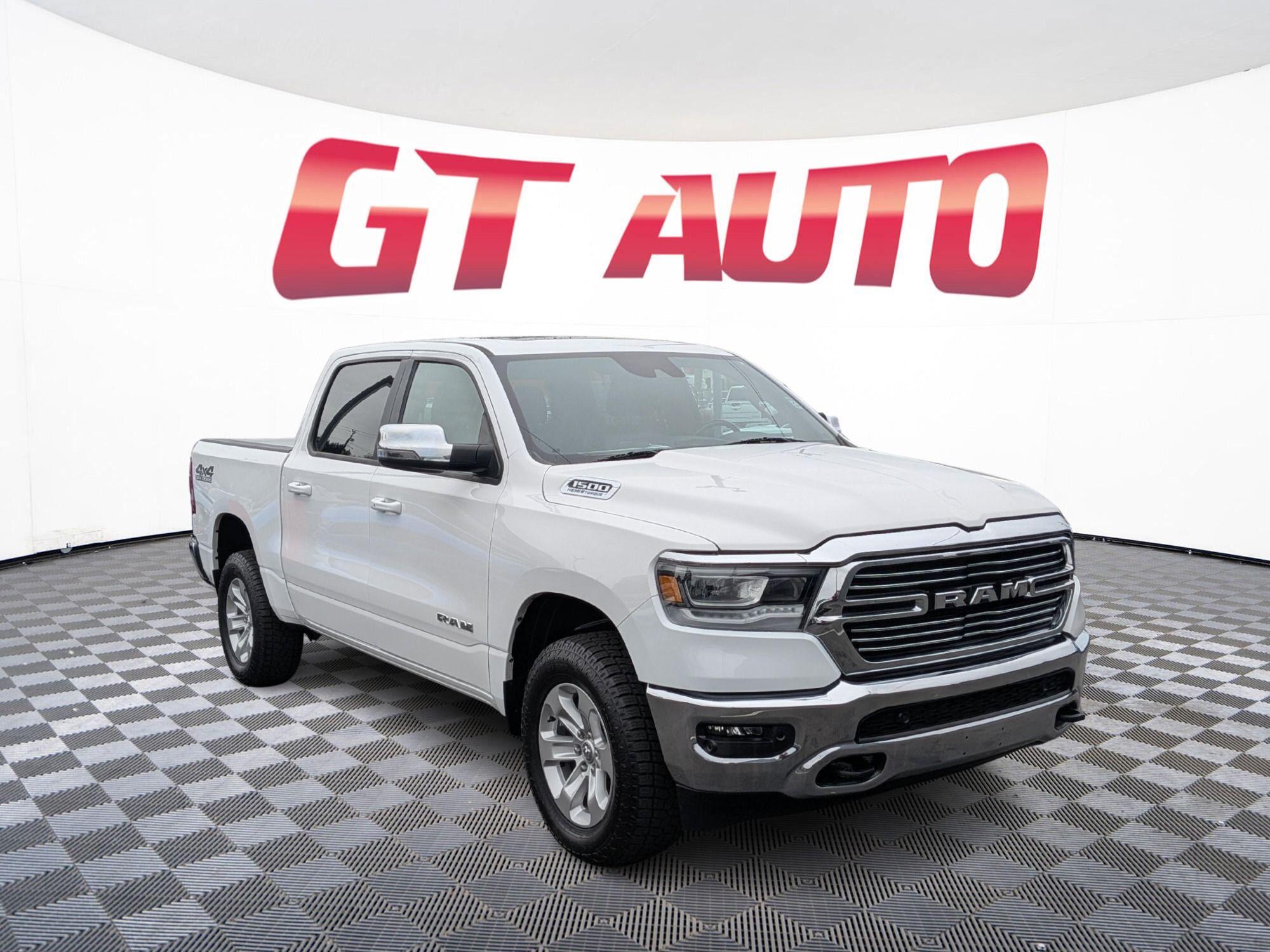 2023 RAM 1500 Laramie 4x4 Crew Cab 5'7's photo