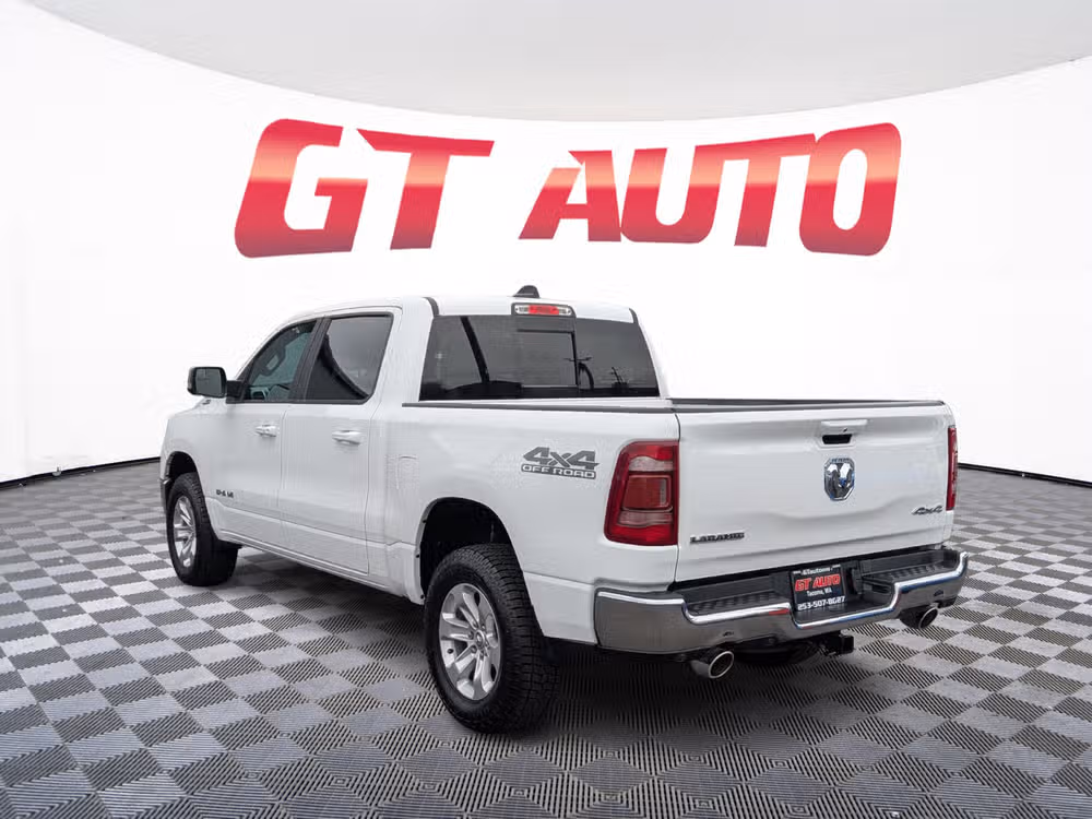 2023 Ram 1500 Laramie Crew Cab Image 4