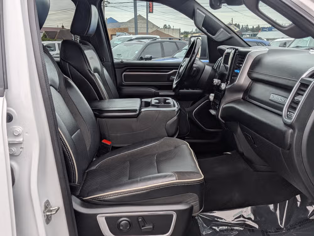 2023 Ram 1500 Laramie Crew Cab Image 8