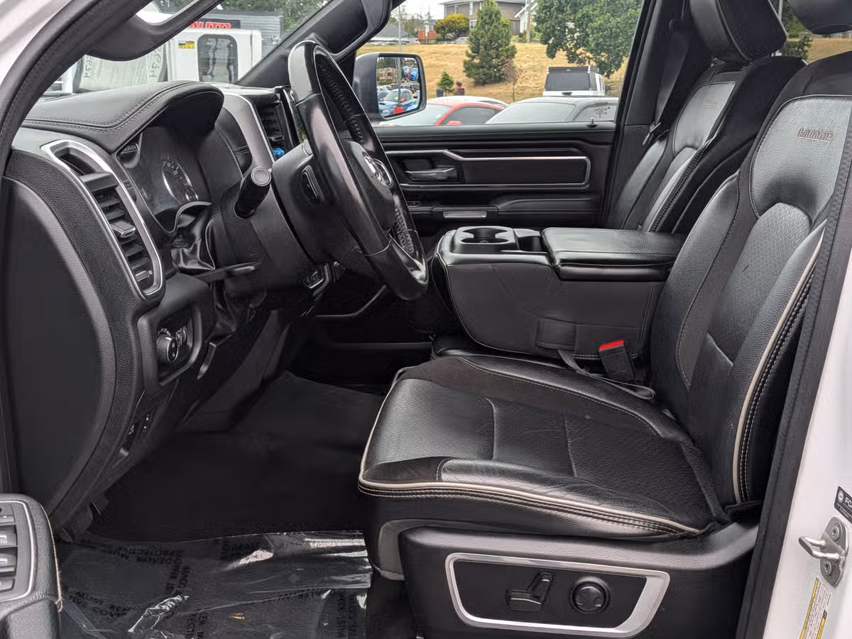 2023 Ram 1500 Laramie Crew Cab Image 6