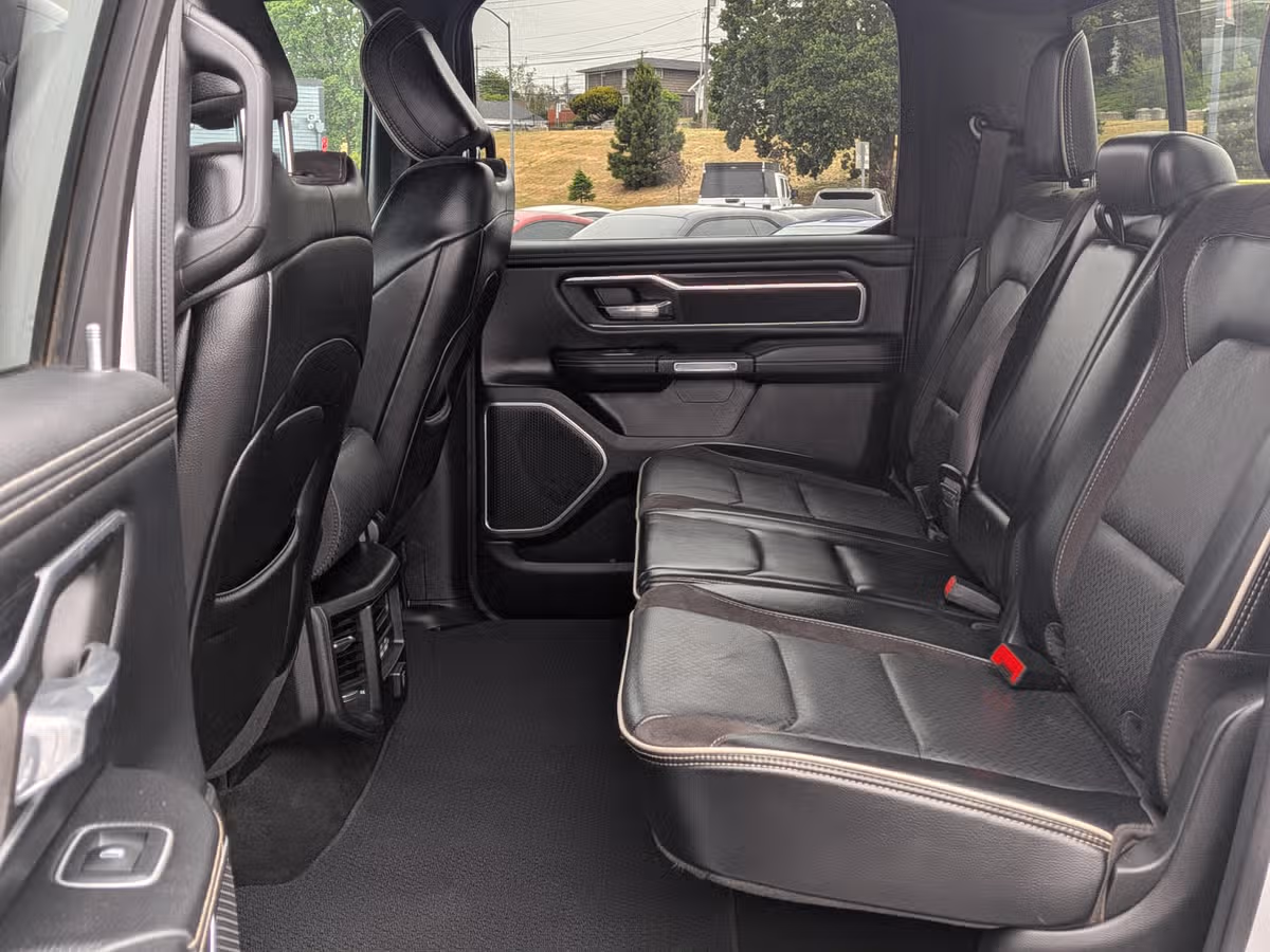 2023 Ram 1500 Laramie Crew Cab Image 7