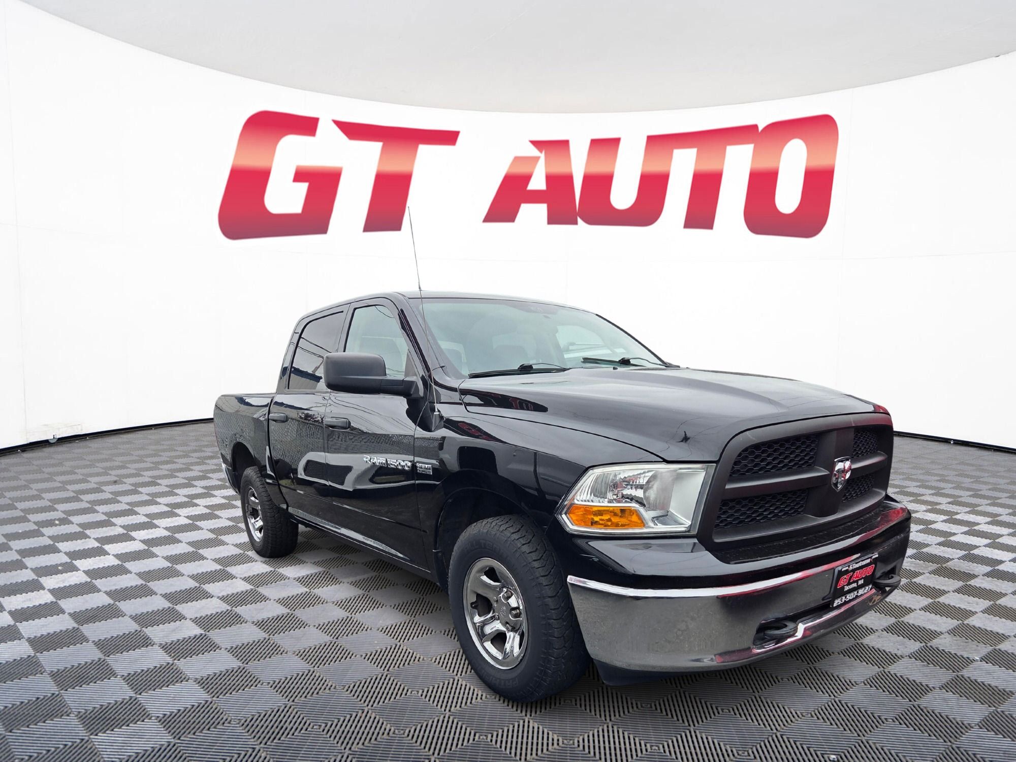 2012 RAM 1500 ST 4x4 Crew Cab's photo