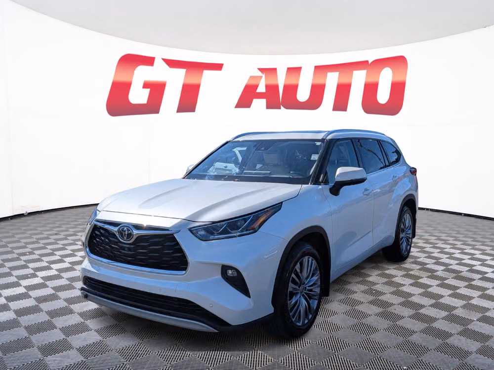 2021 Toyota Highlander Platinum Image 2