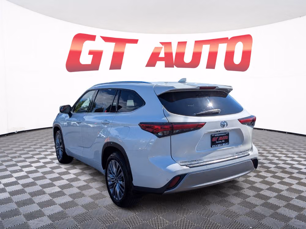 2021 Toyota Highlander Platinum Image 3