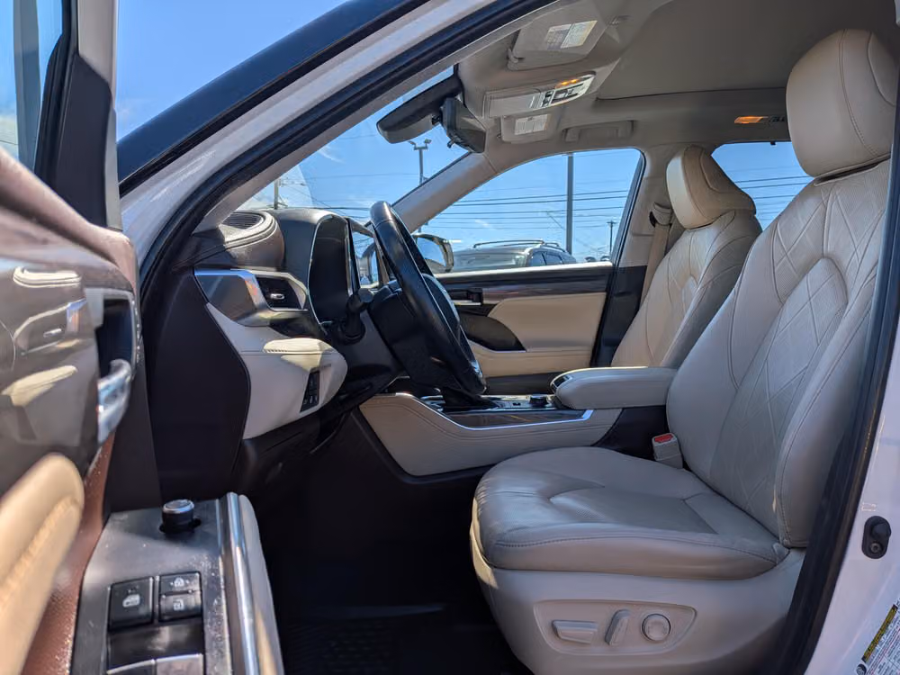 2021 Toyota Highlander Platinum Image 5