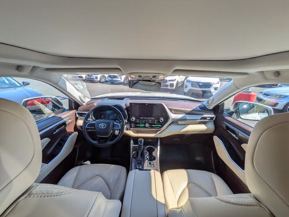 2021 Toyota Highlander Platinum Image 10