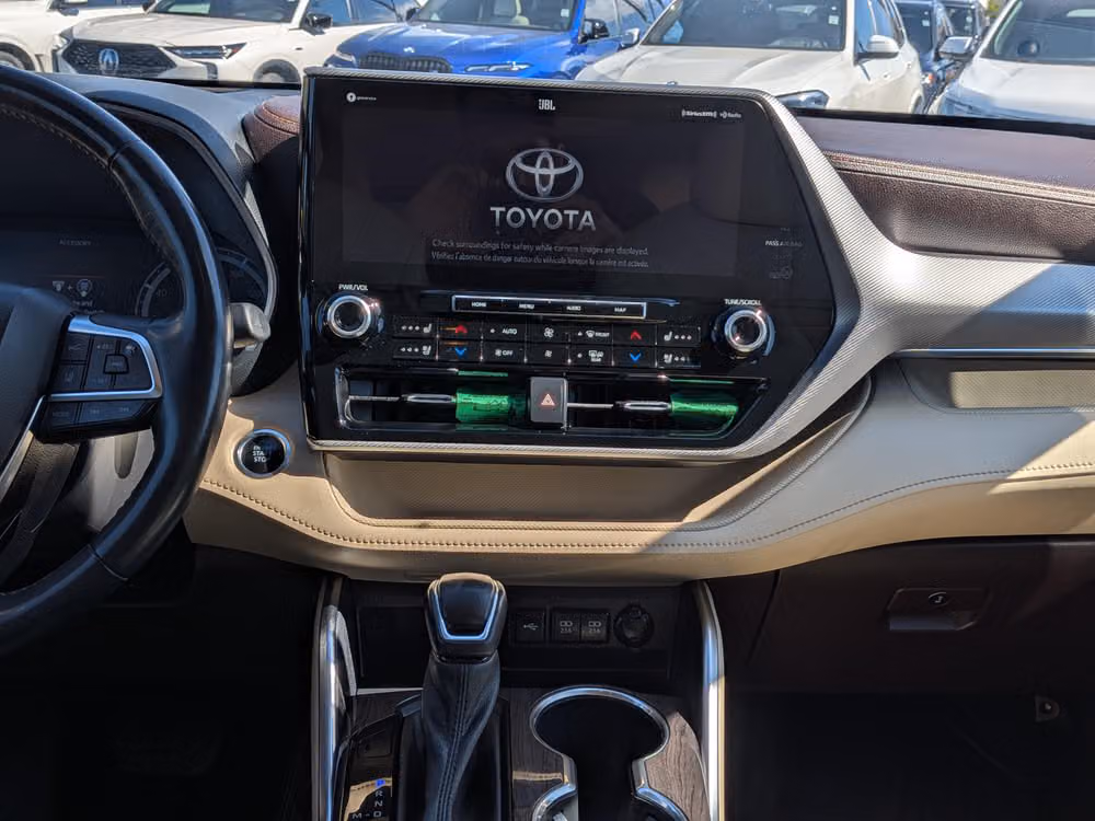2021 Toyota Highlander Platinum Image 11