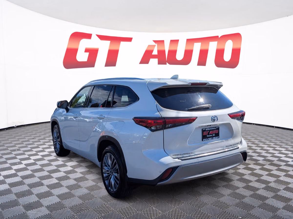 2021 Toyota Highlander Platinum Image 3
