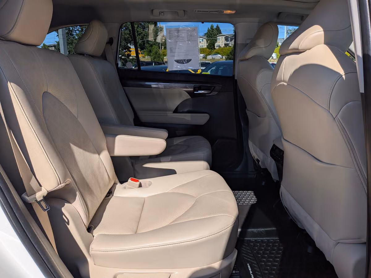 2021 Toyota Highlander Platinum Image 8