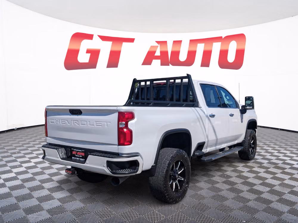 2022 Chevrolet Silverado 3500HD High Country Crew Cab Lower Image 3
