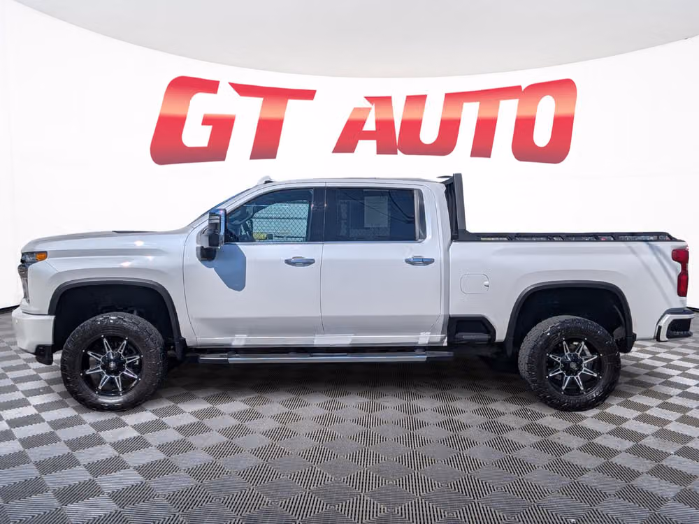 2022 Chevrolet Silverado 3500HD High Country Crew Cab Image 3
