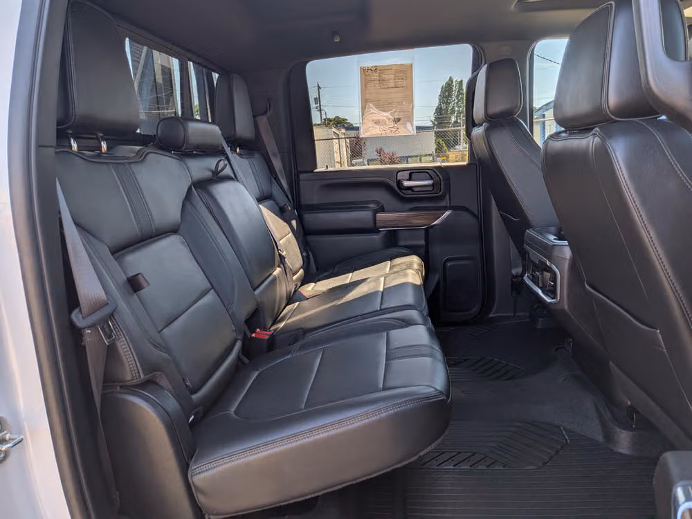 2022 Chevrolet Silverado 3500HD High Country Crew Cab Image 9