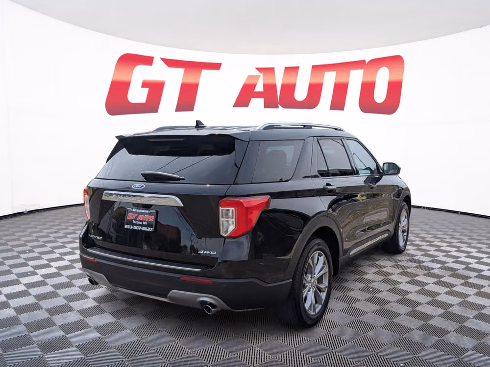 2023 Ford Explorer Limited Lower Image 2