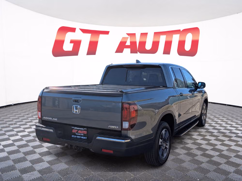 2019 Honda Ridgeline RTL Crew Cab Lower Image 3