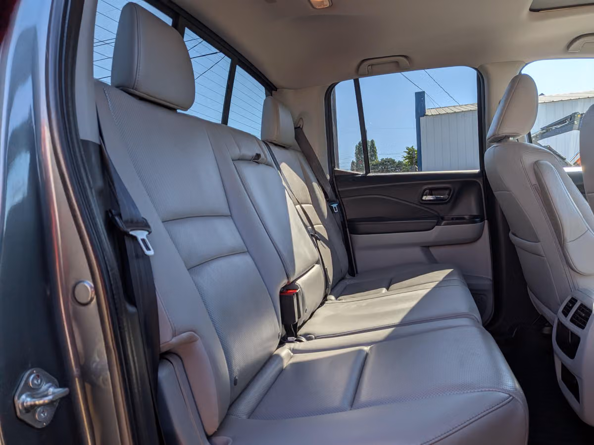 2019 Honda Ridgeline RTL Crew Cab Image 9