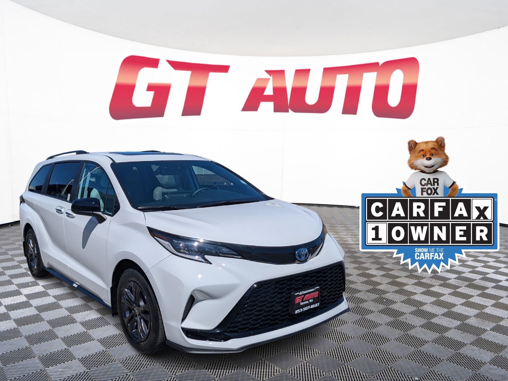 White 2025 Toyota Sienna Minivan All-Wheel Drive Automatic