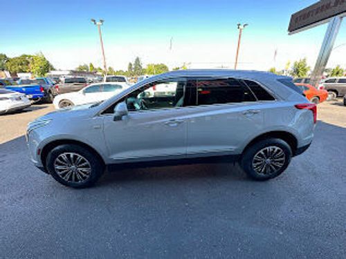 2017 Cadillac XT5 Base Lower Image 2