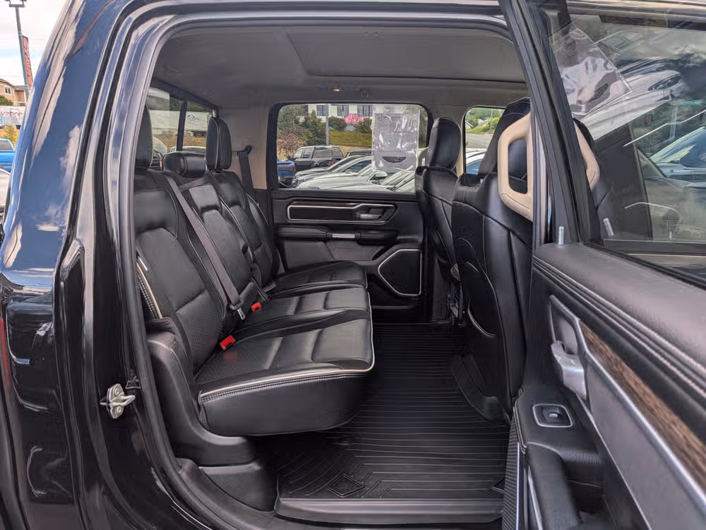 2020 Ram 1500 Laramie Crew Cab Image 9