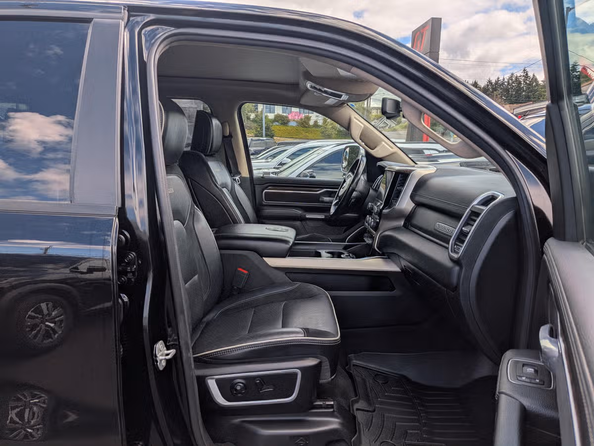 2020 Ram 1500 Laramie Crew Cab Image 8