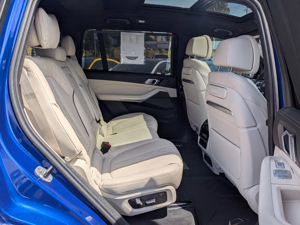 2023 BMW X7 M60i Image 8