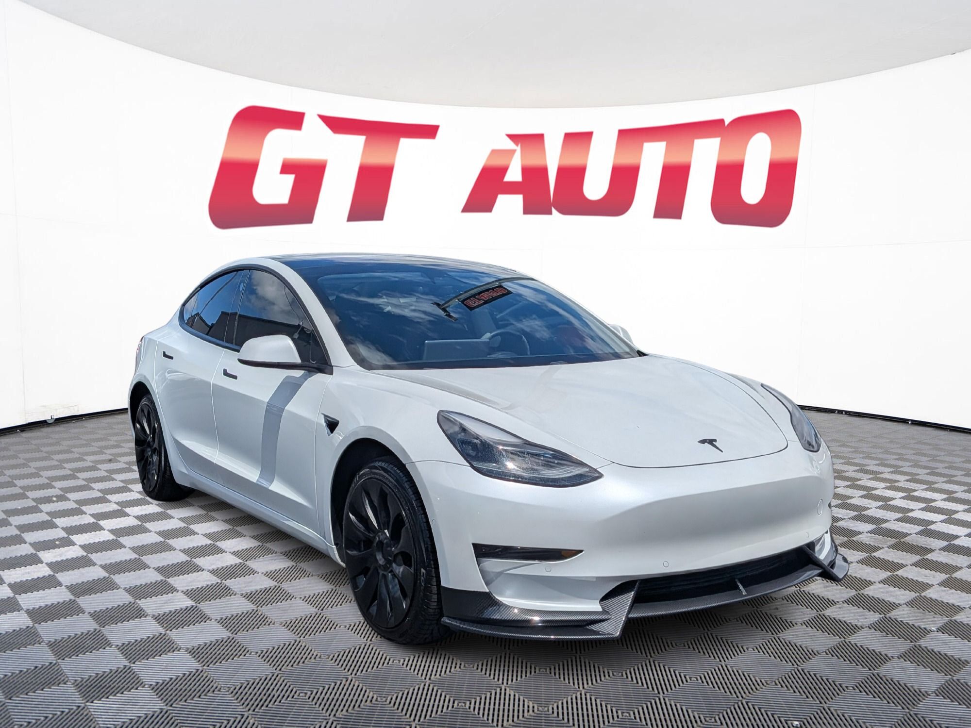 2021 Tesla Model 3 Standard Range Plus's photo