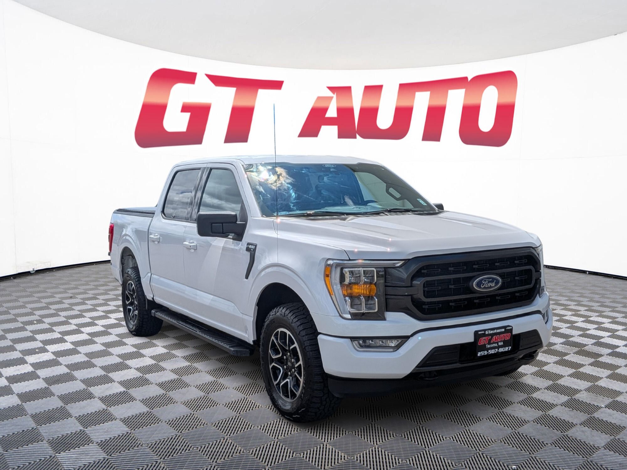 2021 Ford F-150 XLT 4x4 SuperCrew 145 in's photo