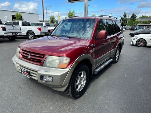 2002 Mitsubishi Montero Limited Lower Image 1