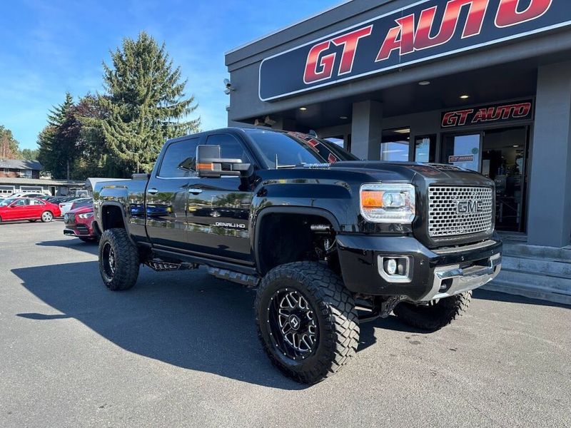 2017 GMC Sierra 3500HD Denali Crew Cab Upper Image 1