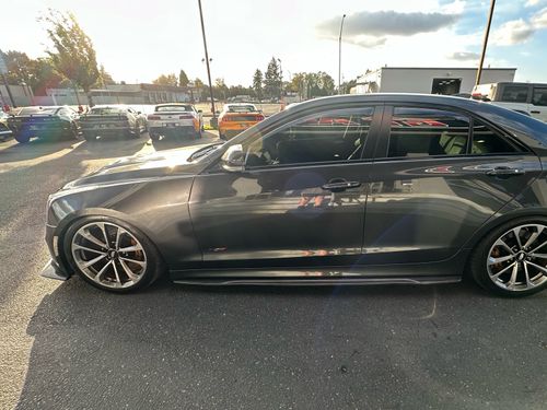 2018 Cadillac ATS-V Base Lower Image 2