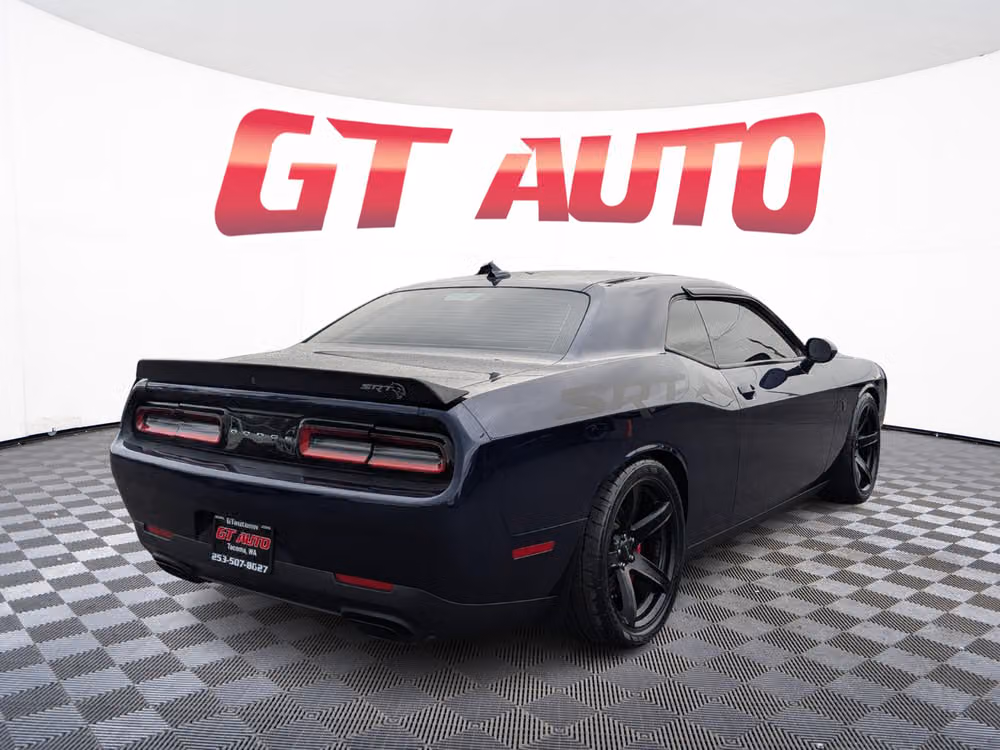 2017 Dodge Challenger SRT Hellcat Image 4