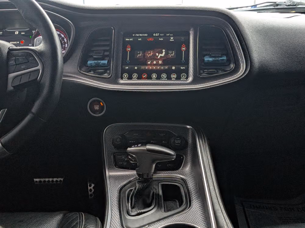 2017 Dodge Challenger SRT Hellcat Image 9