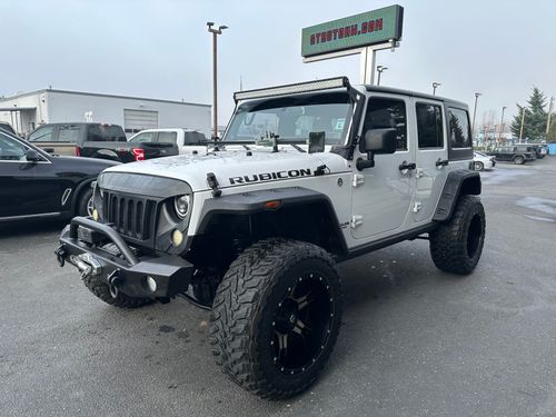 2011 Jeep Wrangler Unlimited Rubicon Lower Image 1