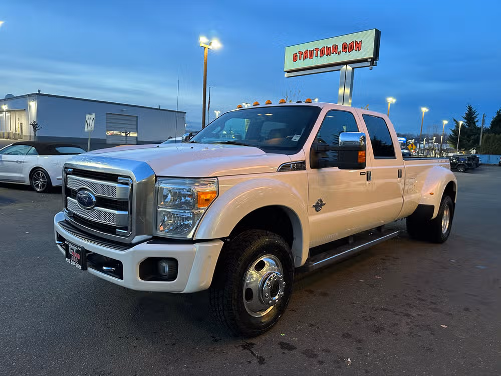 2016 Ford F-350 Super Duty Platinum Crew Cab Image 3