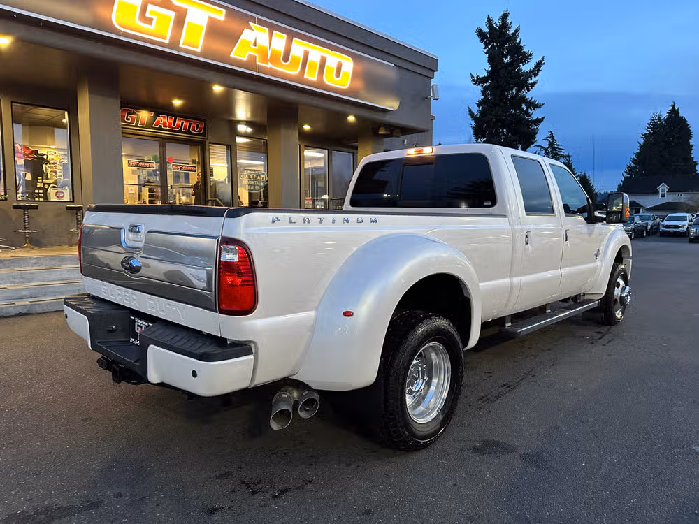 2016 Ford F-350 Super Duty Platinum Crew Cab Image 7