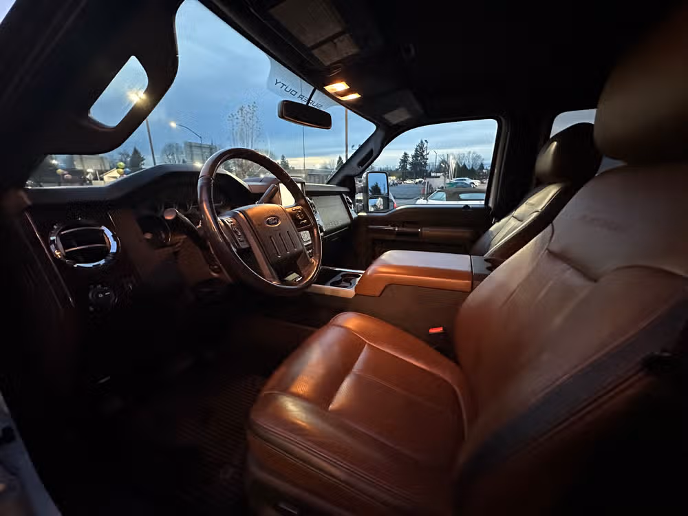 2016 Ford F-350 Super Duty Platinum Crew Cab Image 11