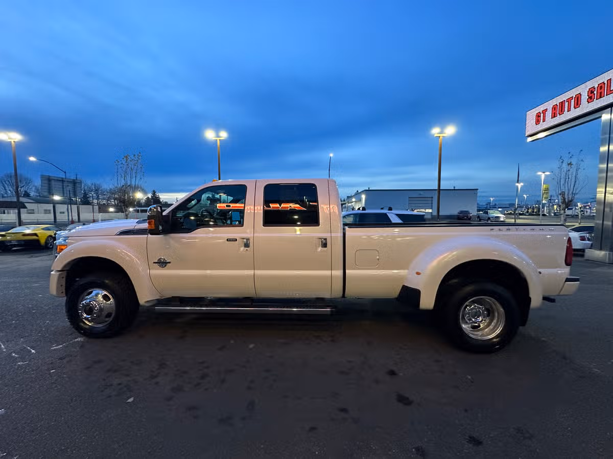 2016 Ford F-350 Super Duty Platinum Crew Cab Image 4