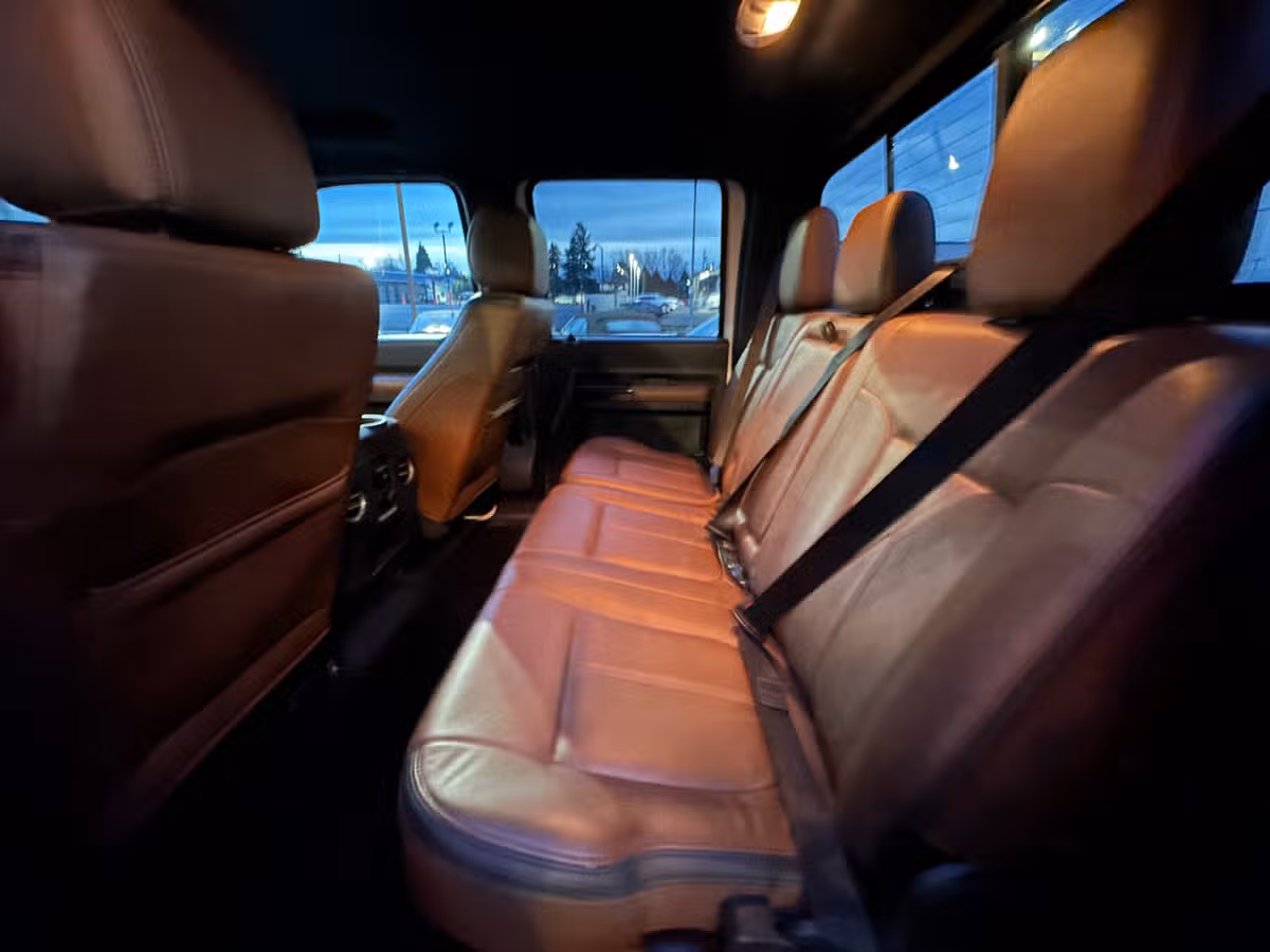 2016 Ford F-350 Super Duty Platinum Crew Cab Image 16