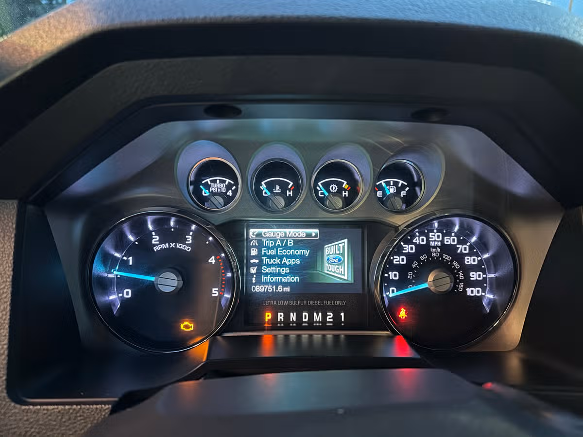2016 Ford F-350 Super Duty Platinum Crew Cab Image 21
