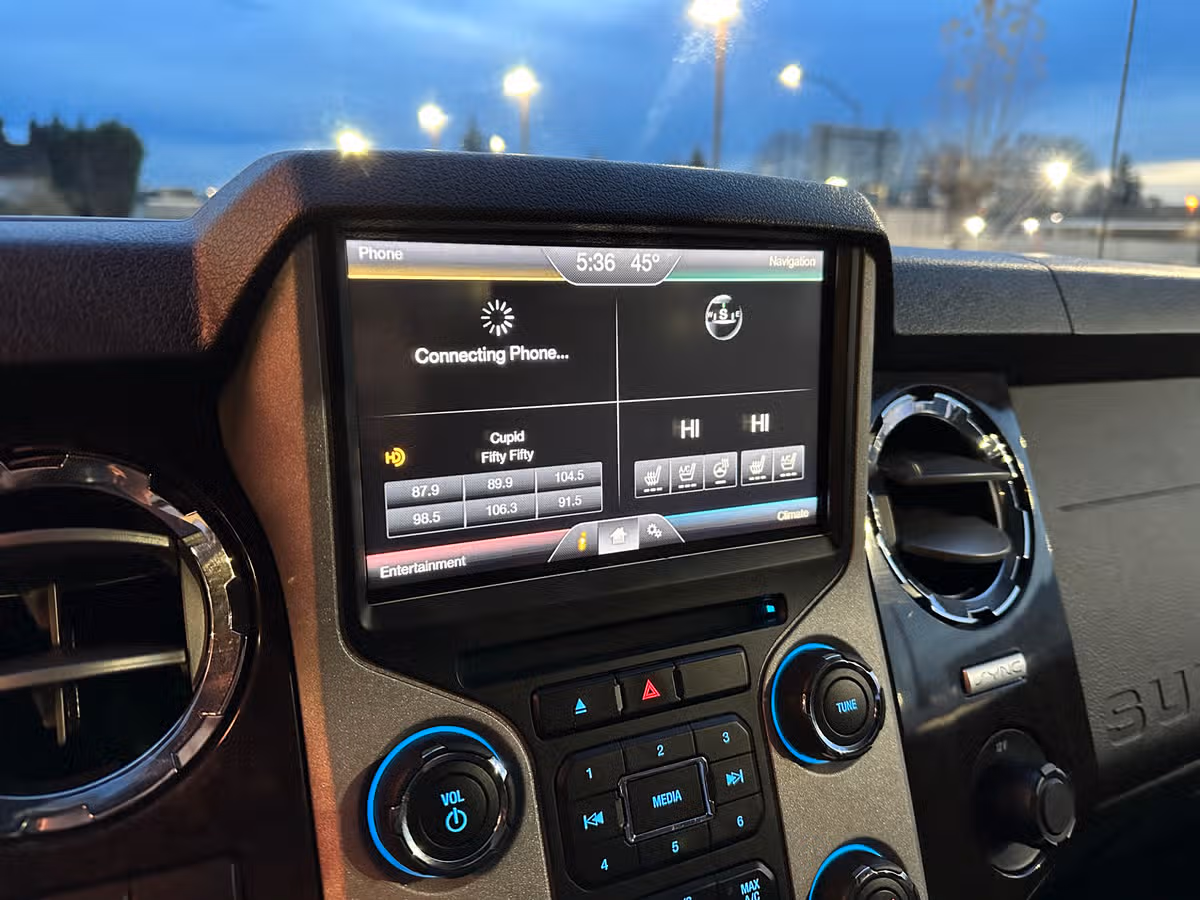 2016 Ford F-350 Super Duty Platinum Crew Cab Image 23