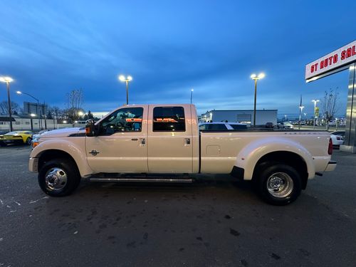 2016 Ford F-350 Super Duty Platinum Crew Cab Lower Image 2