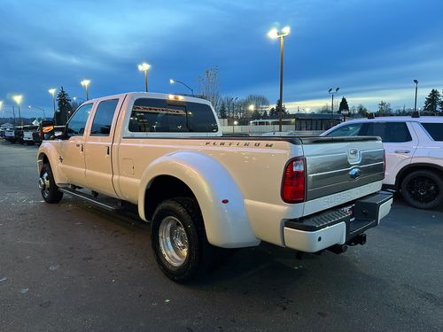 2016 Ford F-350 Super Duty Platinum Crew Cab Lower Image 3
