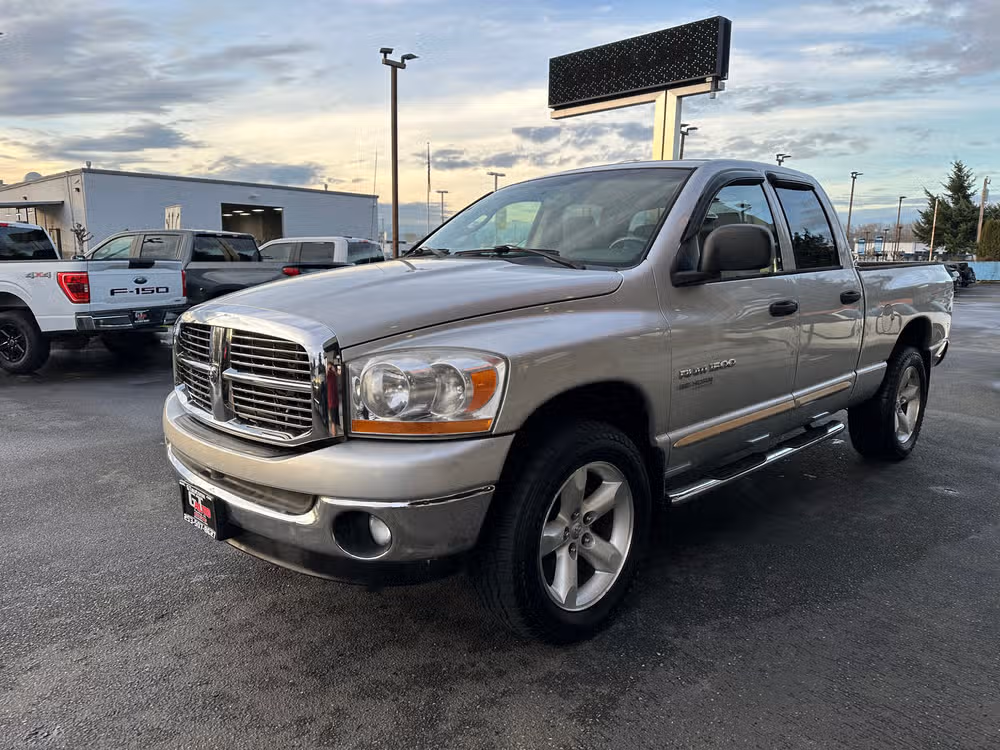 2006 Dodge Ram 1500 ST Pickup 4D 6 1/4 ft Quad Cab Image 3