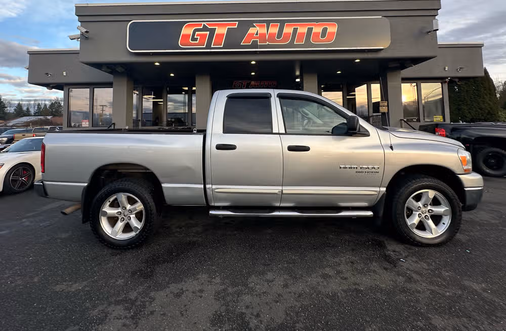 2006 Dodge Ram 1500 ST Pickup 4D 6 1/4 ft Quad Cab Image 8