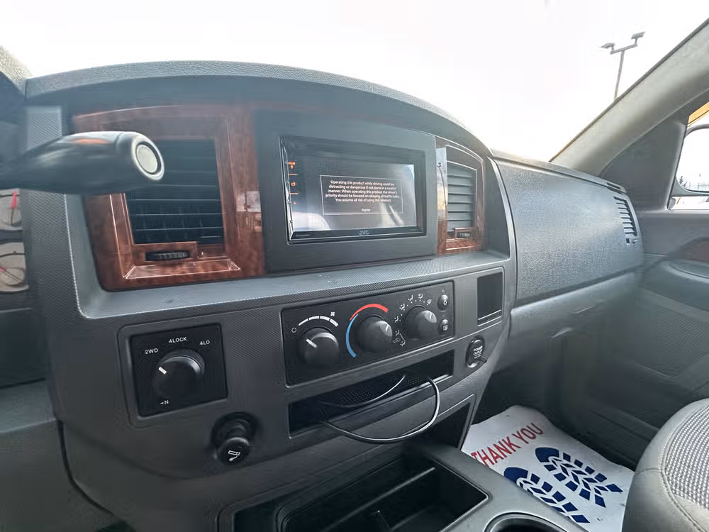 2006 Dodge Ram 1500 ST Pickup 4D 6 1/4 ft Quad Cab Image 22