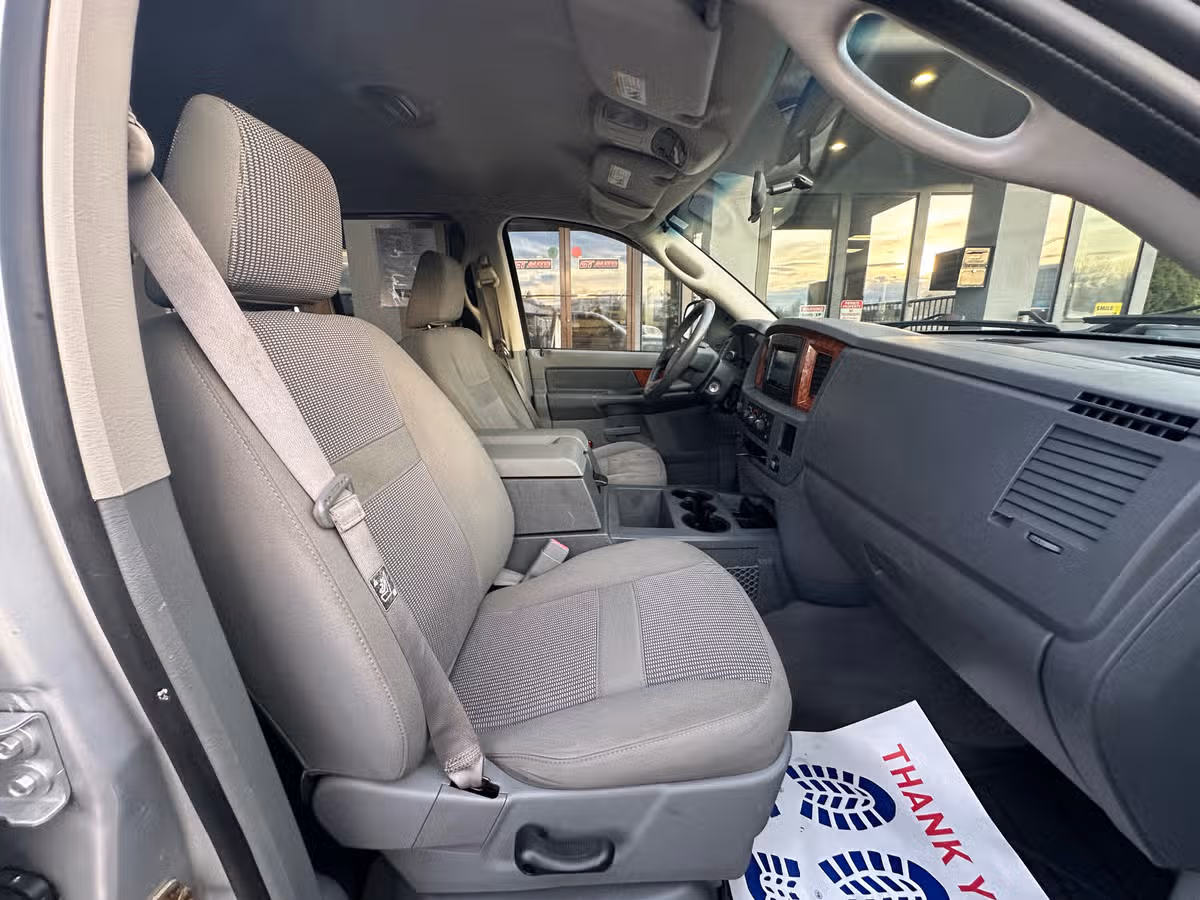 2006 Dodge Ram 1500 ST Pickup 4D 6 1/4 ft Quad Cab Image 13